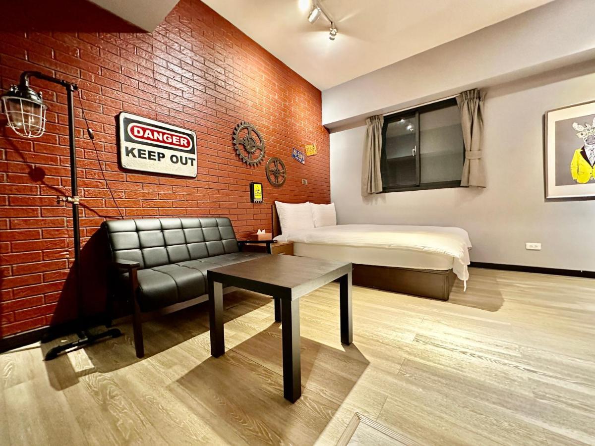 御旅 Inn Taichung Exteriör bild