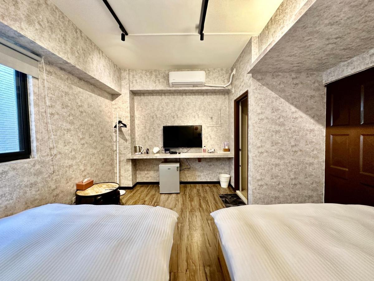 御旅 Inn Taichung Exteriör bild