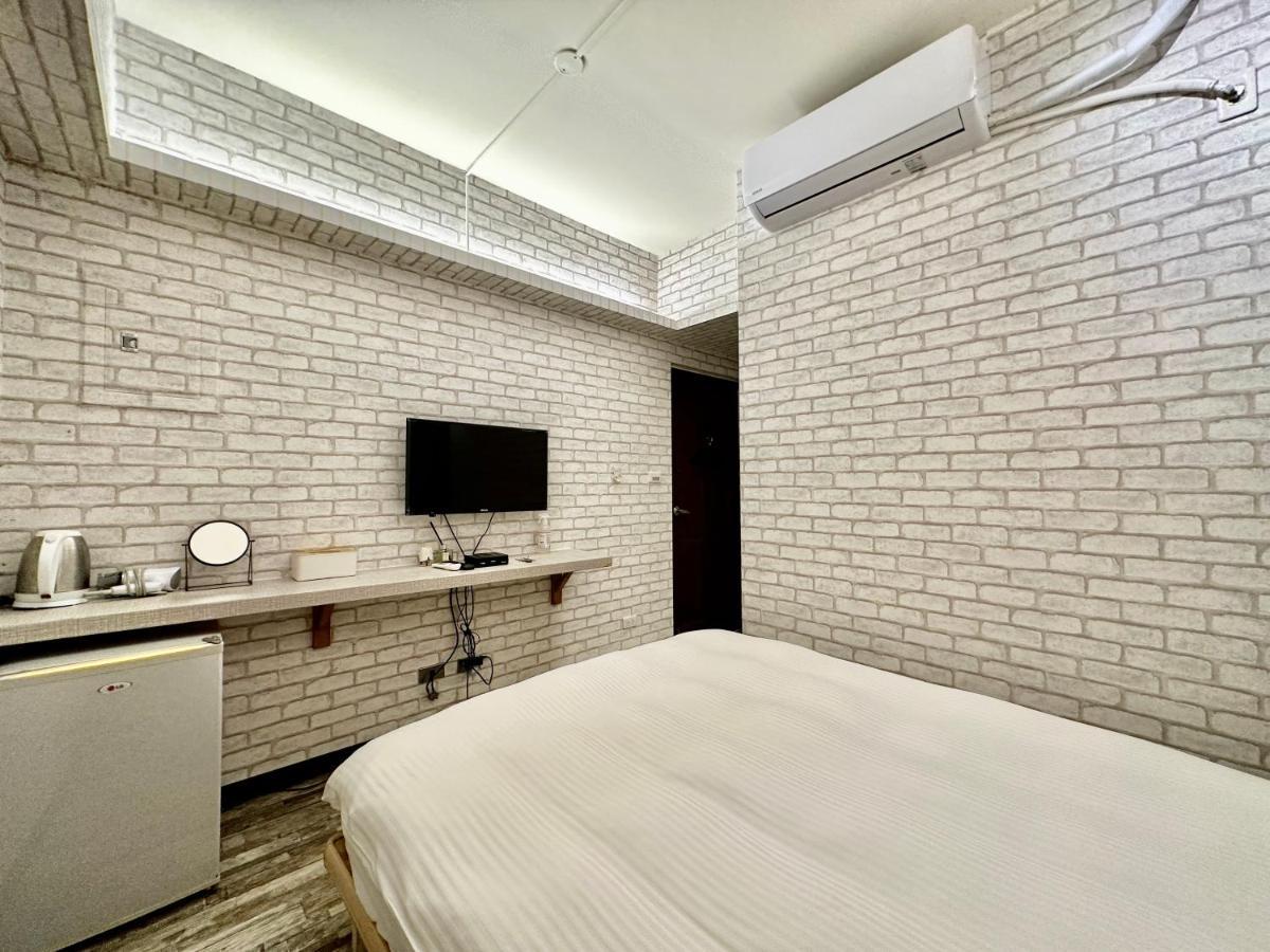 御旅 Inn Taichung Exteriör bild