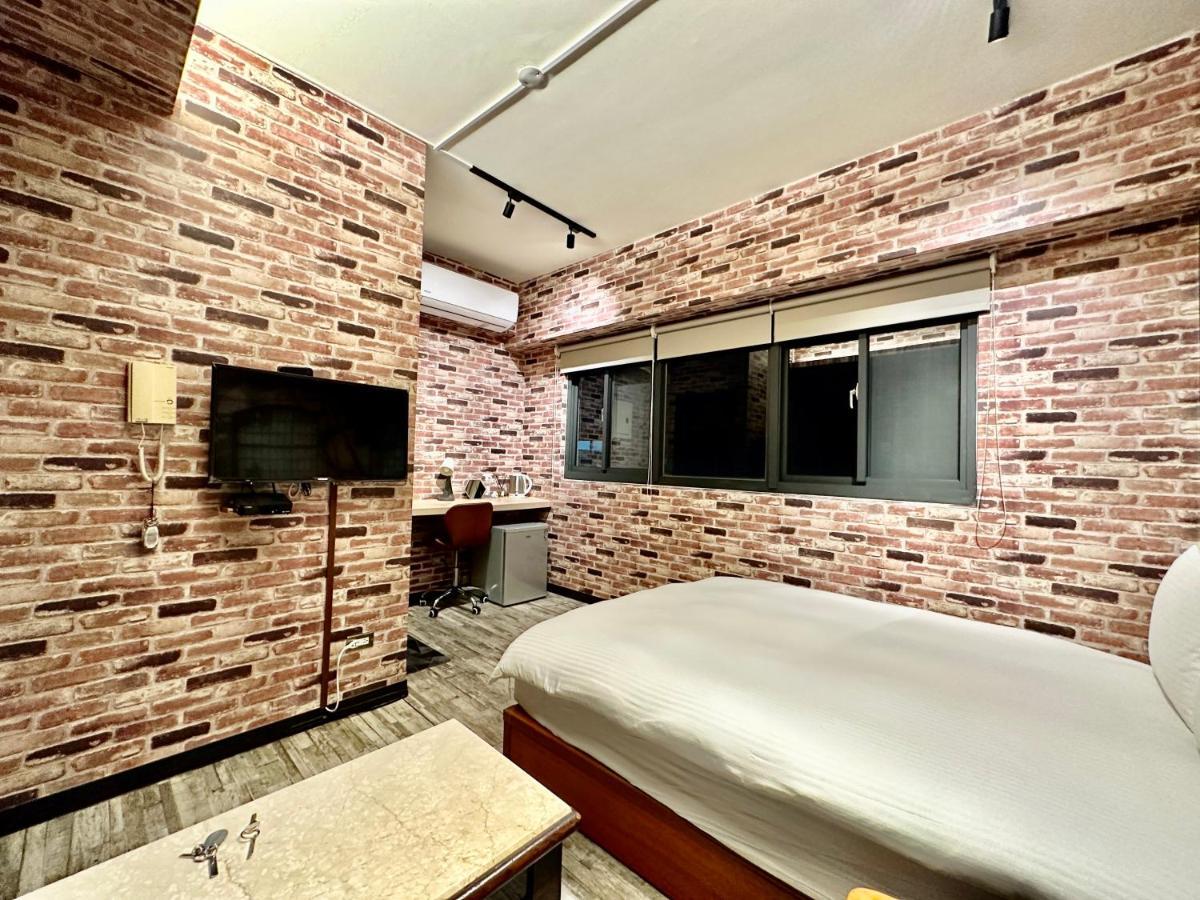 御旅 Inn Taichung Exteriör bild